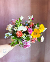 Load image into Gallery viewer, Mother&#39;s Day Wrapped Bouquet