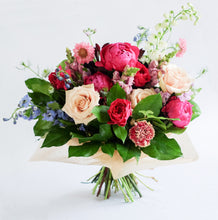 Load image into Gallery viewer, Designer&#39;s Choice Wrapped Bouquet