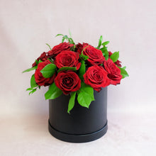Load image into Gallery viewer, Valentine's Rose Hatbox